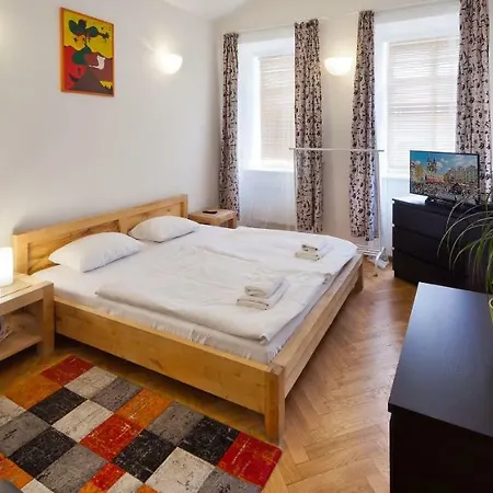 Charles Bridge Apartment *