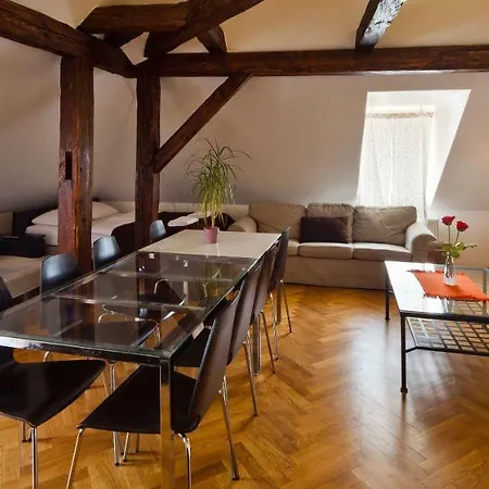 Charles Bridge Apartment *